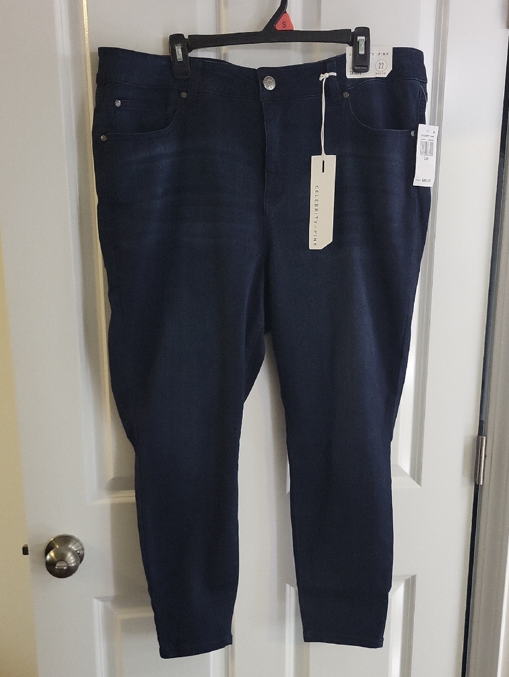 NWT. Celebrity Pink Mid rise Skinny Jeans